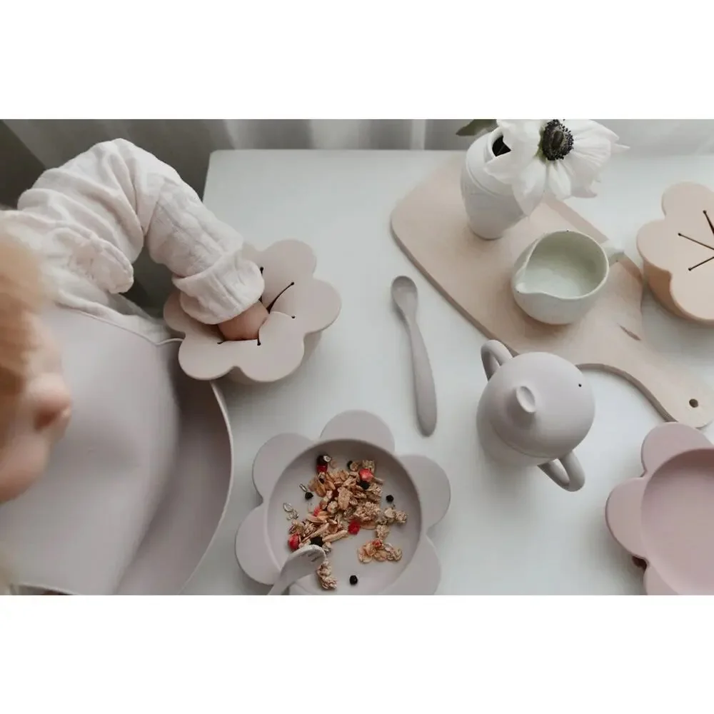 New Jamie Kay Silicone Mealtime Bundle Cups + Flower Snack Bowl + Bibs